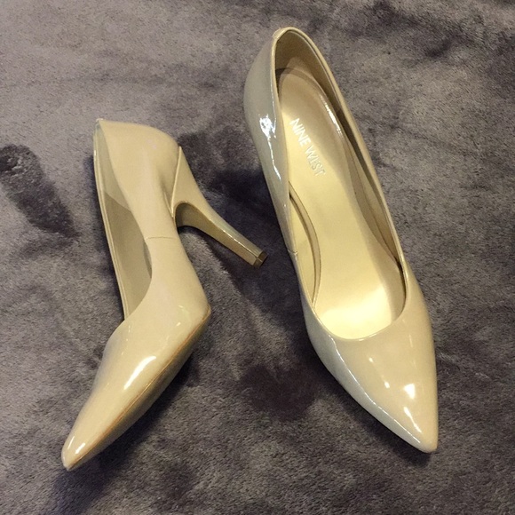 Lightly Used Nine West Nude Patent Heels Size 10 - Picture 6 of 7